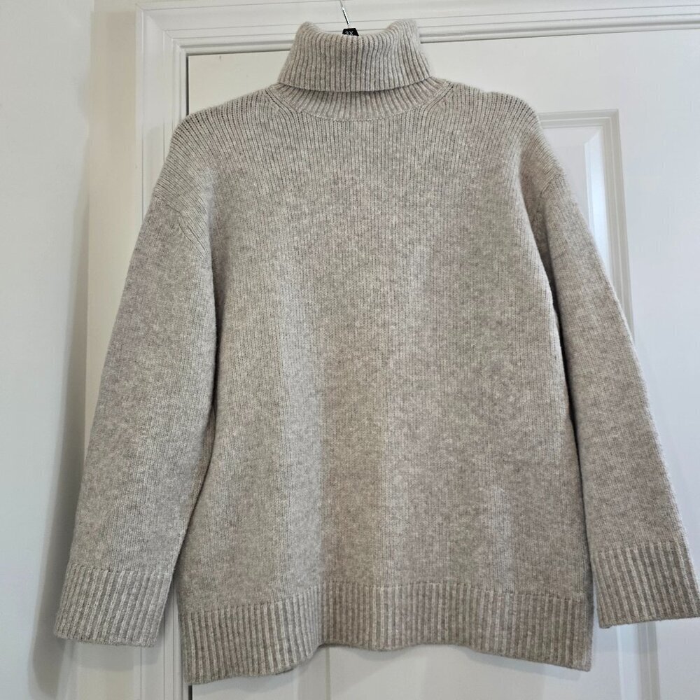 H&M Oversized Turtleneck Sweater  - Gray/Cream